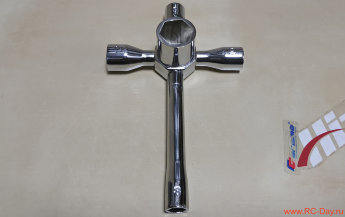 Хромированный крестовой ключ BSD
