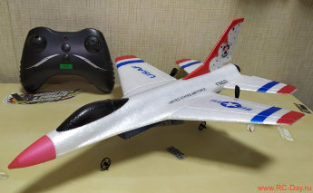Cамолет CTF FX-823 F16 Thunderbirds 